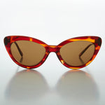 Load image into Gallery viewer, Classic Retro Cat Eye Vintage Sunglass - Greta
