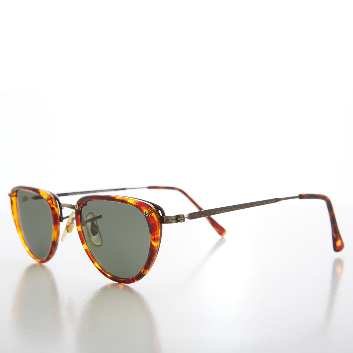 Round Tortoiseshell Simple 90s Vintage Sunglasses