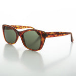 Load image into Gallery viewer, womens vintage square cateye sunglass
