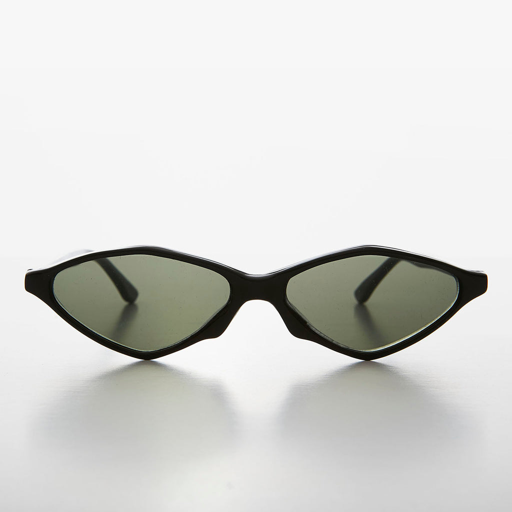 Pointy Diamond Futuristic Cat Eye Sunglass